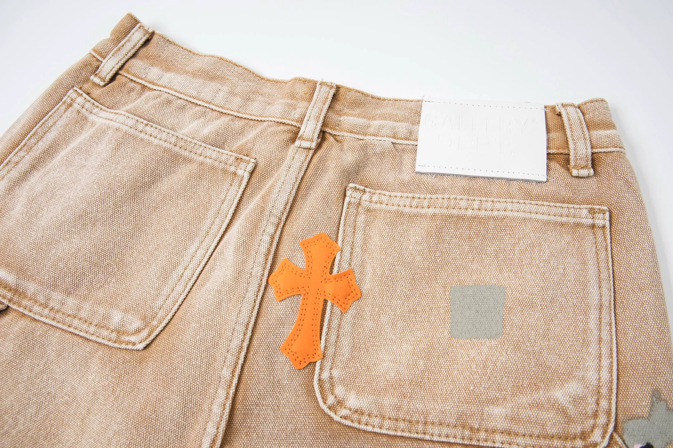 #8200 P260💰 Independent GALLERY DEPT. Vintage splash-ink splicing khaki orange cross loose washed flared jeans - truly restore the ultimate vintage texture - original hardware accessories washed and other elevators, QR code analysis are all purchased from the original factory, high degree of restoration, you are welcome to compare with certain products ~ - three-dimensional version Loose and comfortable, not picky about the figure, tall and slim, factory Seiko, original quality control, same style for men and women, can be matched with couples, versatile recommendation Essential jeans for all seasons - sizes: 28 30 32 34 36